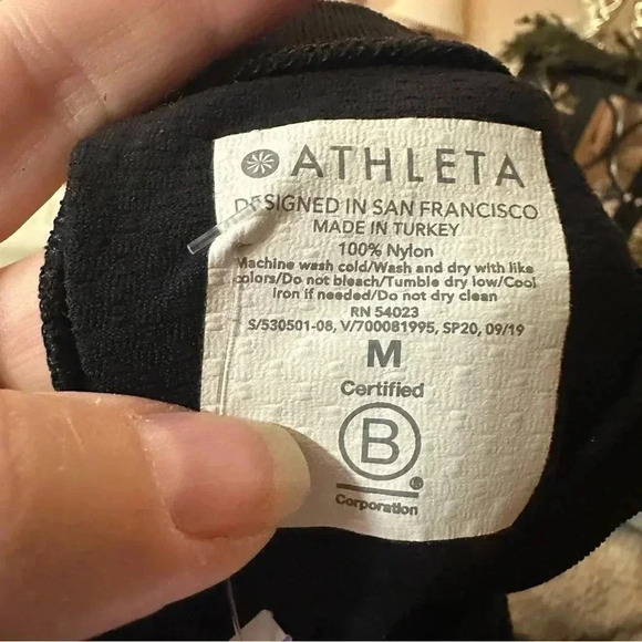 Athleta Momentum Seamless Tank Black Size Medium - Picture 5 of 11